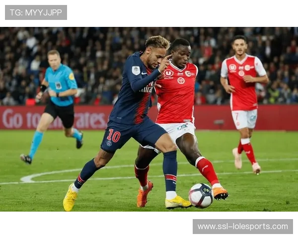 法甲焦点战里昂主场3比0完胜梅斯托利索福法纳建功