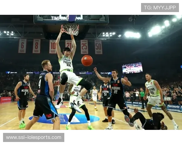 王牌球员威尔逊常规赛场均23.4分10.2篮板,盖帽领跑全联盟 王牌球员威尔逊常规赛场均23.4分10.2篮板,盖帽领跑全联盟